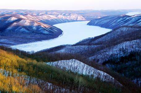 嘉荫景点介绍之兴安大峡谷