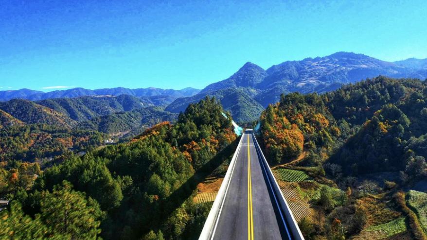 迪庆至怒江维通二级公路通车