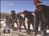 西藏：干部进农家宣讲十八大精神