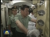 习近平视察海军驻三亚部队