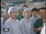 李克强到华西医院看望地震危重伤员