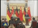 李克强与默克尔共同会见记者