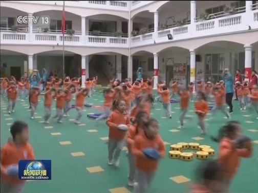 白玛赤林率中央代表团四分团赴河池 来宾 柳州看望慰问各族各界干部群众