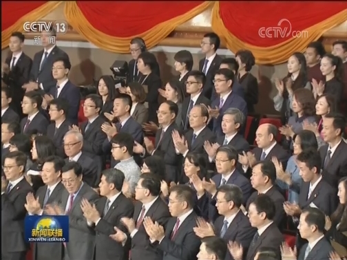习近平和夫人彭丽媛会见李洙墉并观看朝鲜友好艺术团演出