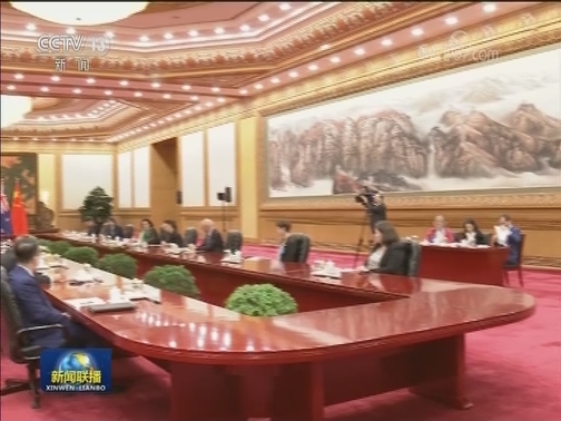 李克强同新西兰总理举行会谈