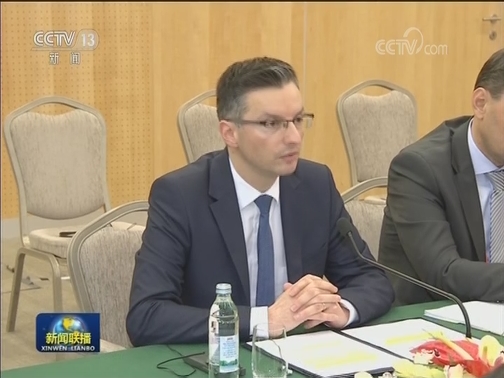 李克强分别会见出席中国—中东欧国家领导人会晤的六国总理
