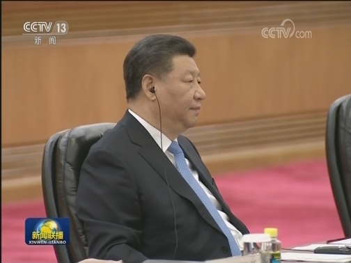 习近平会见新加坡总理