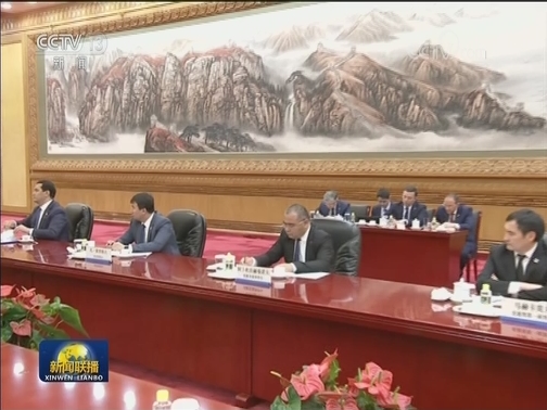李克强同乌兹别克斯坦总理举行会谈