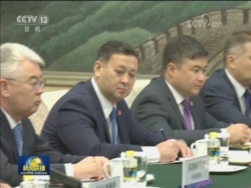 栗战书会见哈萨克斯坦总统