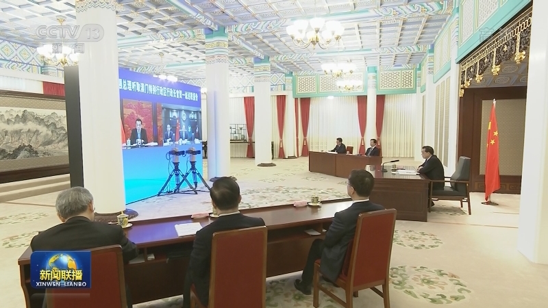 李克强分别听取林郑月娥、贺一诚述职报告