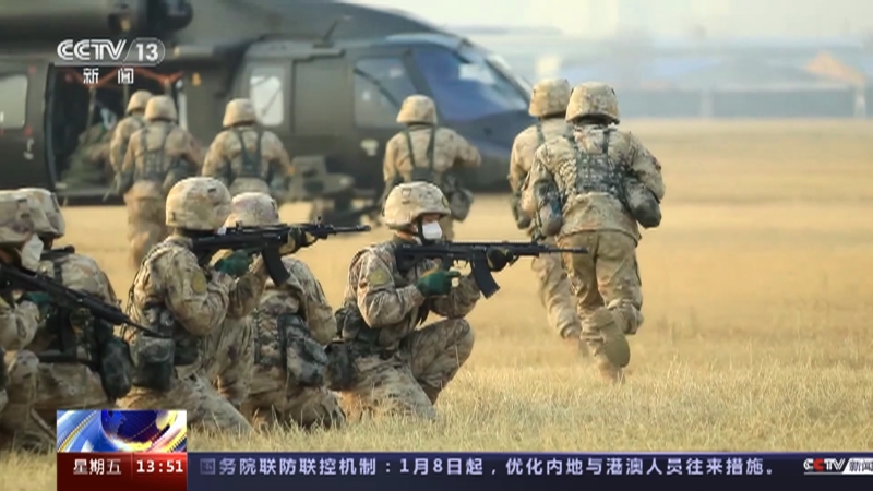 [新闻直播间]新年开训 陆军 向战升级 新年度首训坚持实战导向