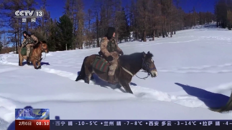 [朝闻天下]新疆 踏雪巡逻 边境线上守卫祖国安全