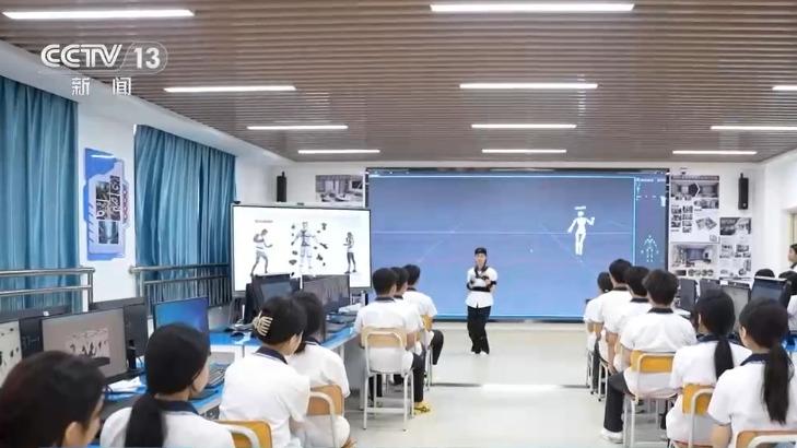 [朝闻天下]广西 擦亮劳务“金名片” 激活发展“新引擎”