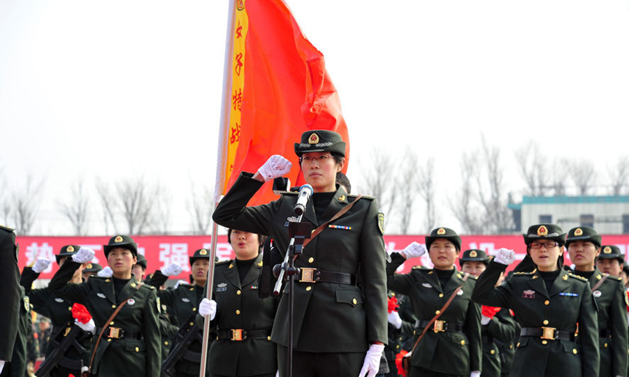 中国陆军首支女子特种作战部队成立现场_共产党员网
