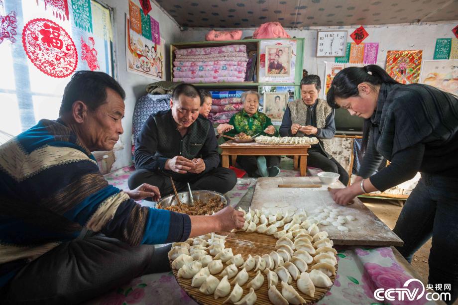 【边疆党旗红】边城小南河：那一抹红点亮了初心