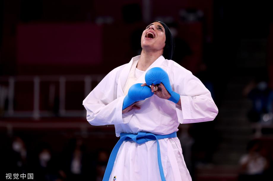 [图]空手道女子组手61公斤以上级决赛 埃及选手夺金