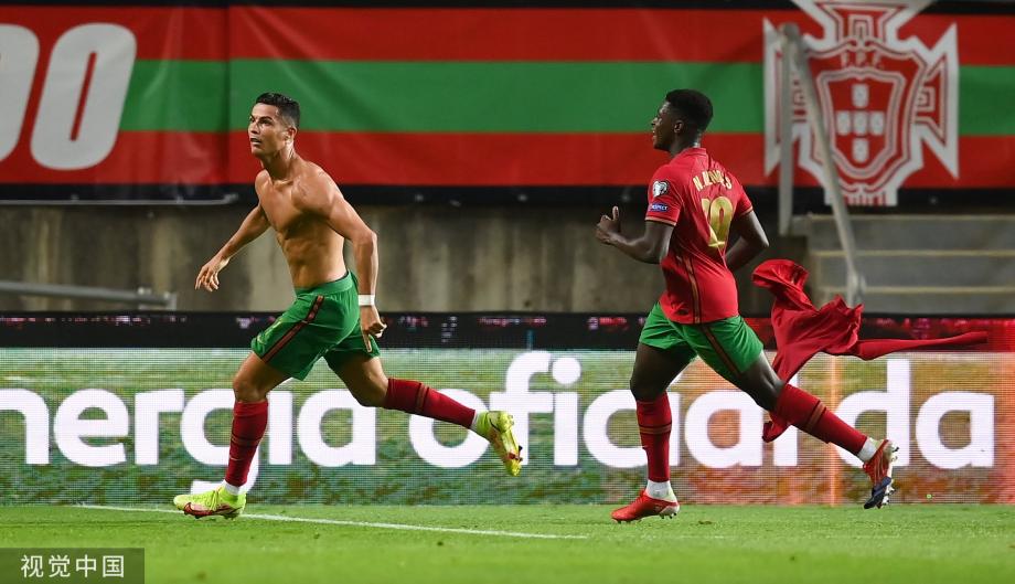 [图]C罗梅开二度 世预赛葡萄牙主场险胜爱尔兰
