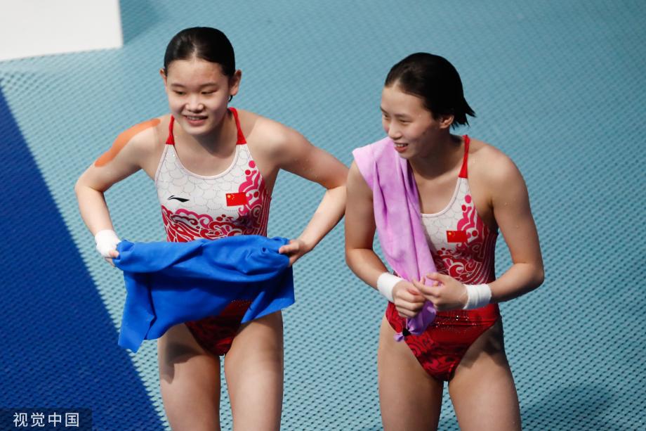 [图]全运会跳水女子双人10米跳台 陈芋汐张家齐夺冠