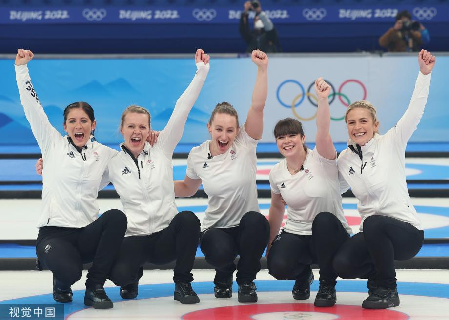 [图]冬奥会女子冰壶-英国队10-3击败日本队获得冠军