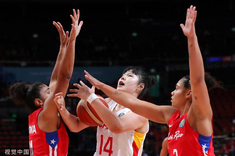 [图]火力全开！中国女篮胜波多黎各 提前一轮晋级