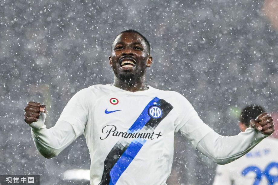 意甲-国米4-2逆转罗马 卢卡库乌龙助攻失单刀