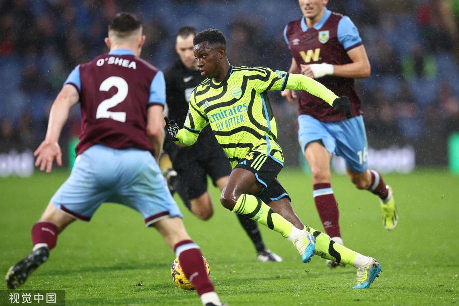 萨卡双响厄德高传射 阿森纳5-0大胜伯恩利