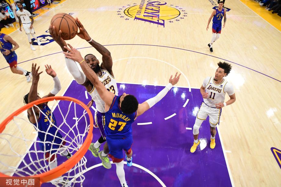 詹姆斯里程碑约基奇35+10 掘金力克湖人6连胜