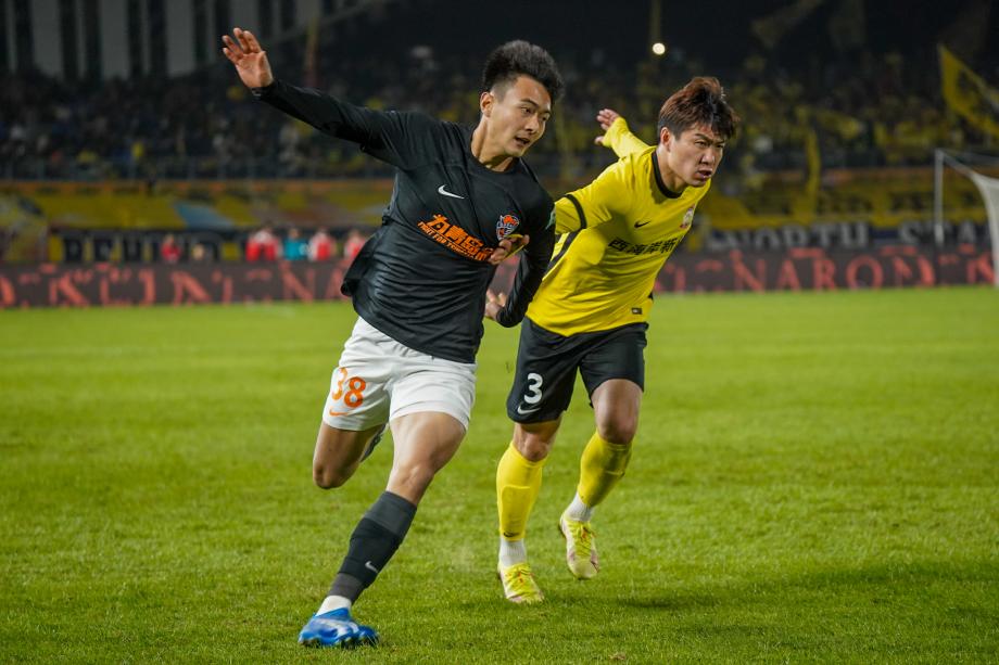 青岛西海岸1-0获中超首胜 送青岛海牛三连败