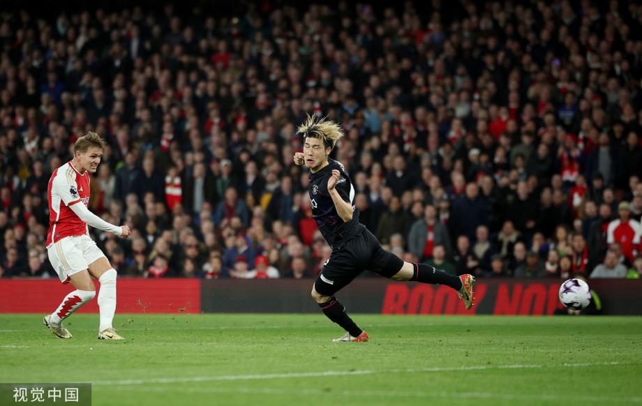 厄德高建功史密斯-罗造乌龙 阿森纳2-0卢顿