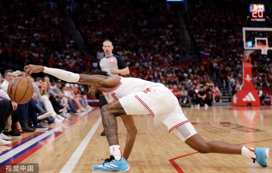 库里29+6汤普森29分 勇士胜火箭豪取6连胜