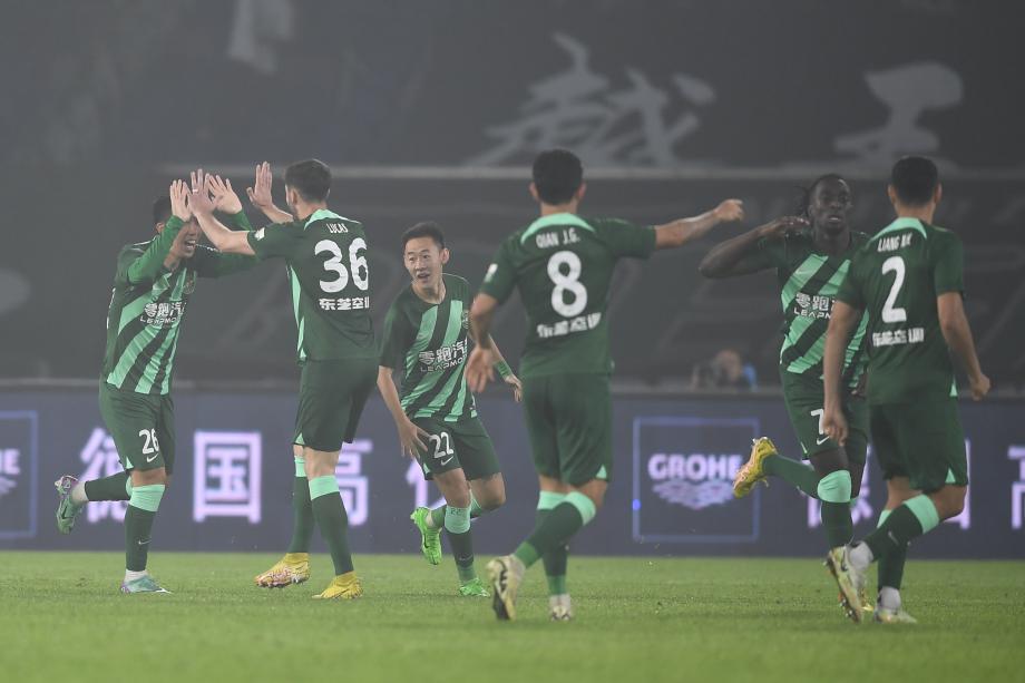 内尔松卢斯梅开二度 青岛西海岸收获两连胜