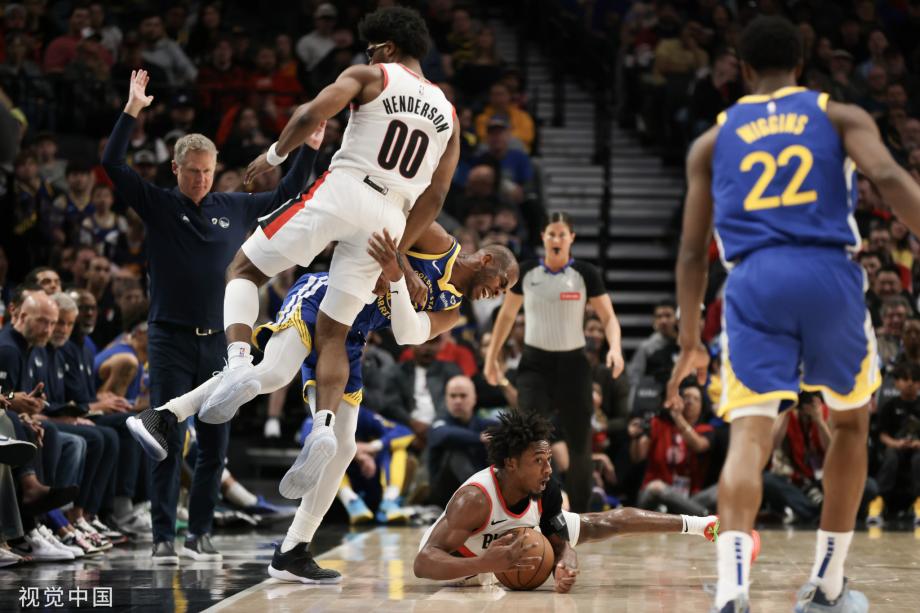 库里22+7+8克莱追梦轮休 勇士力擒开拓者