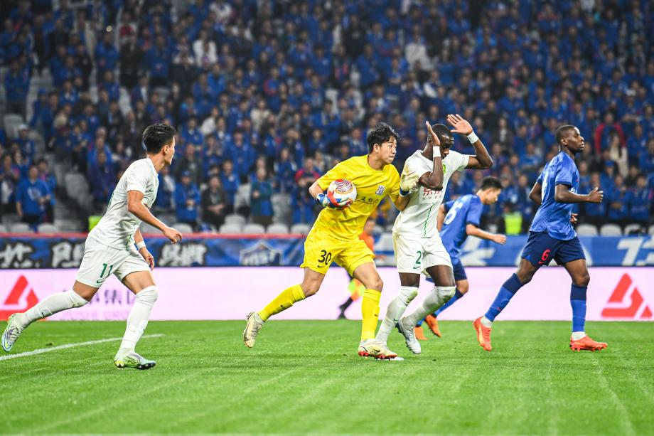 张玉宁破门路易斯扳平 上海申花1-1北京国安