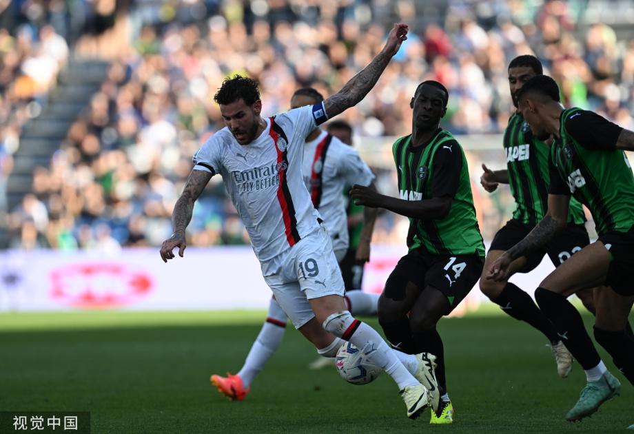 意甲-开场10分钟连丢2球 米兰3-3萨索洛