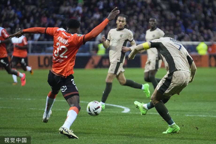 法甲-姆巴佩登贝莱梅开二度 大巴黎4-1洛里昂