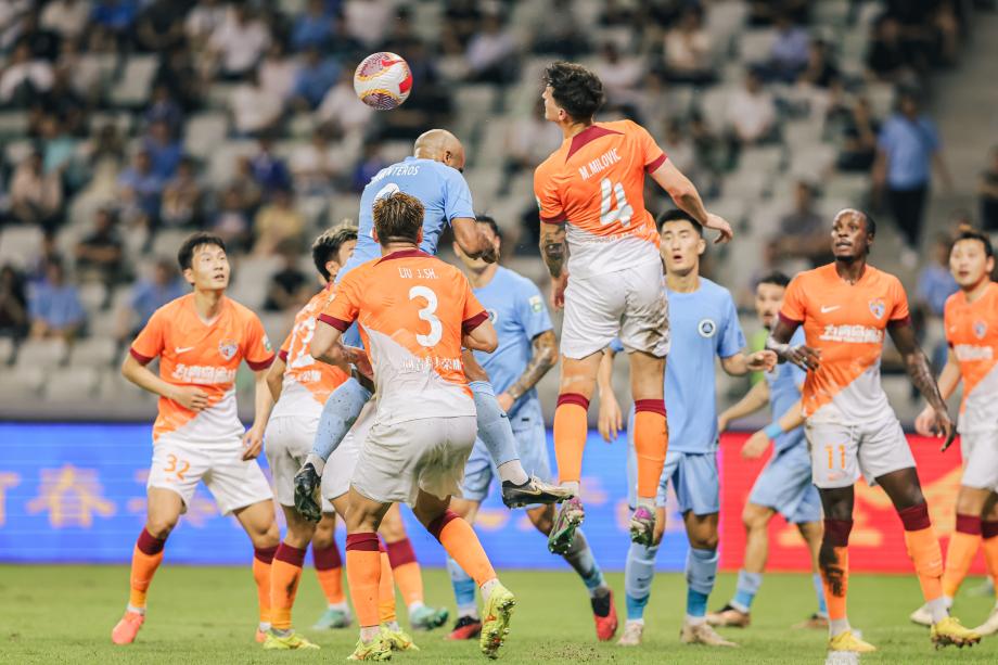 刘军帅破门牟鹏飞屡救险 青岛海牛客场赢球