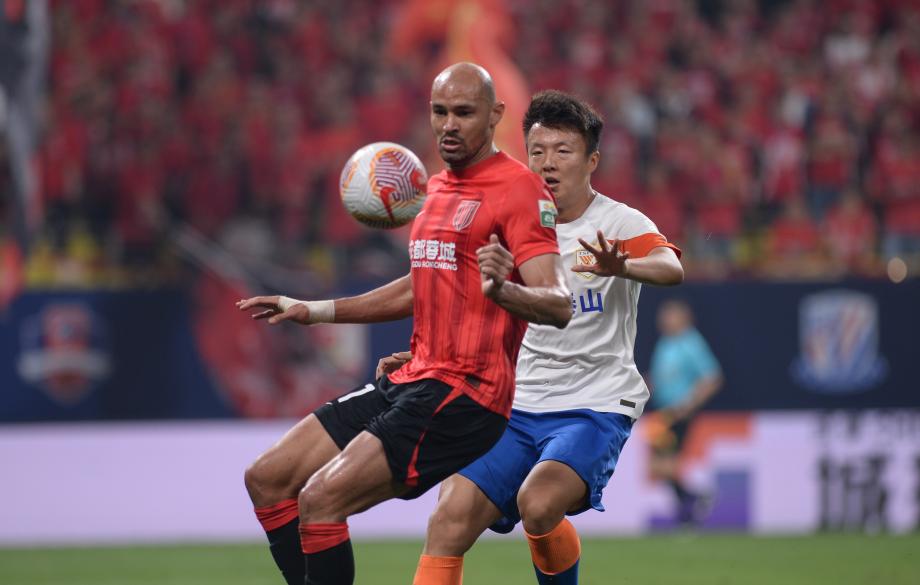 廖力生抽射破门 山东泰山客场击败成都蓉城