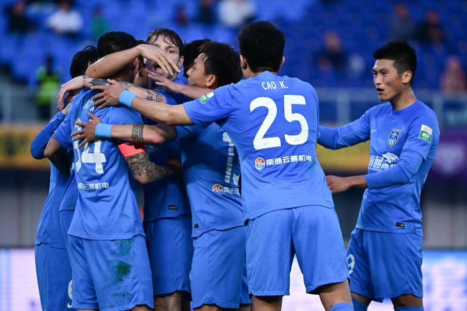 后防送大礼 青岛西海岸主场输球遭遇四连败