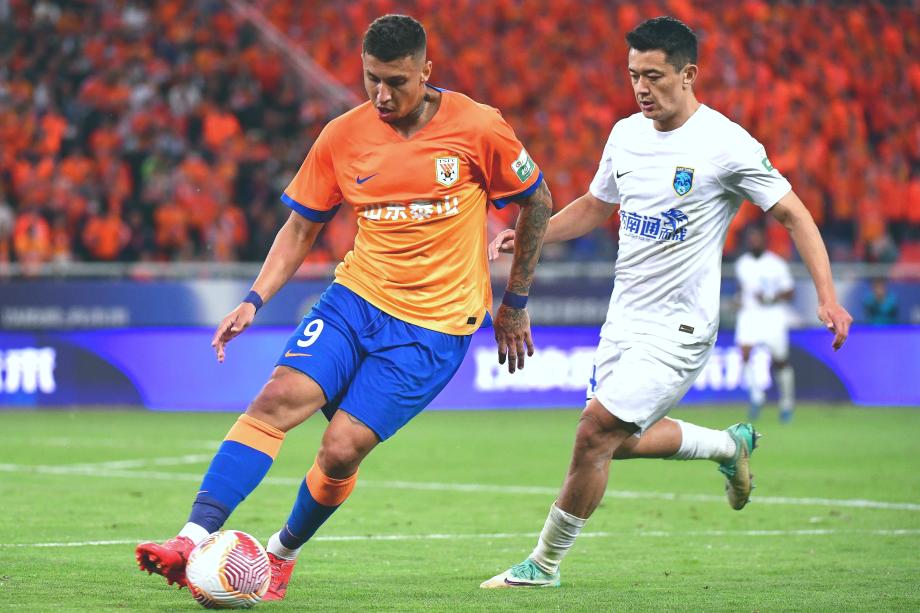 中超-克雷桑帽子戏法 山东泰山3-1南通支云