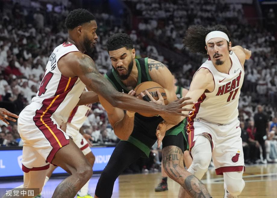 怀特38分塔图姆20+11 绿军力克热火大比分3-1