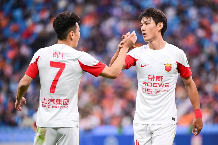 武磊2射1传 上海海港客场5-0大胜青岛海牛