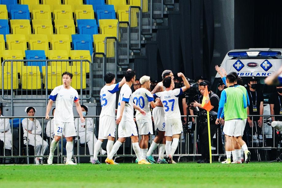 恩里克梅开二度 成都蓉城主场2-2武汉三镇