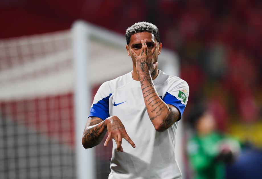 恩里克梅开二度 成都蓉城主场2-2武汉三镇