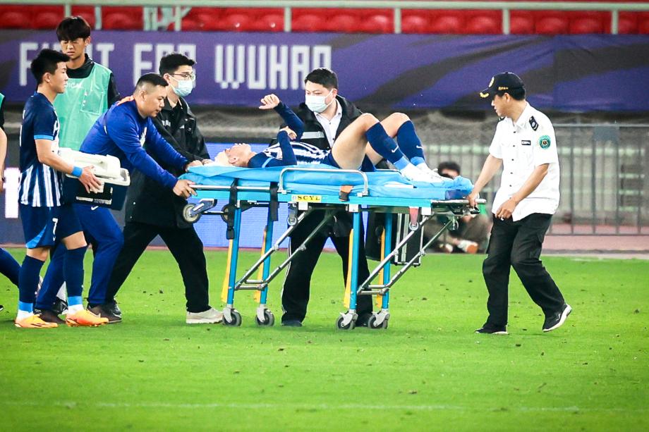 克雷桑谢文能互献传射 山东泰山2-1三镇5轮不败