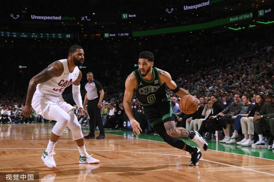 塔图姆25+10莫布利33分 凯尔特人淘汰骑士