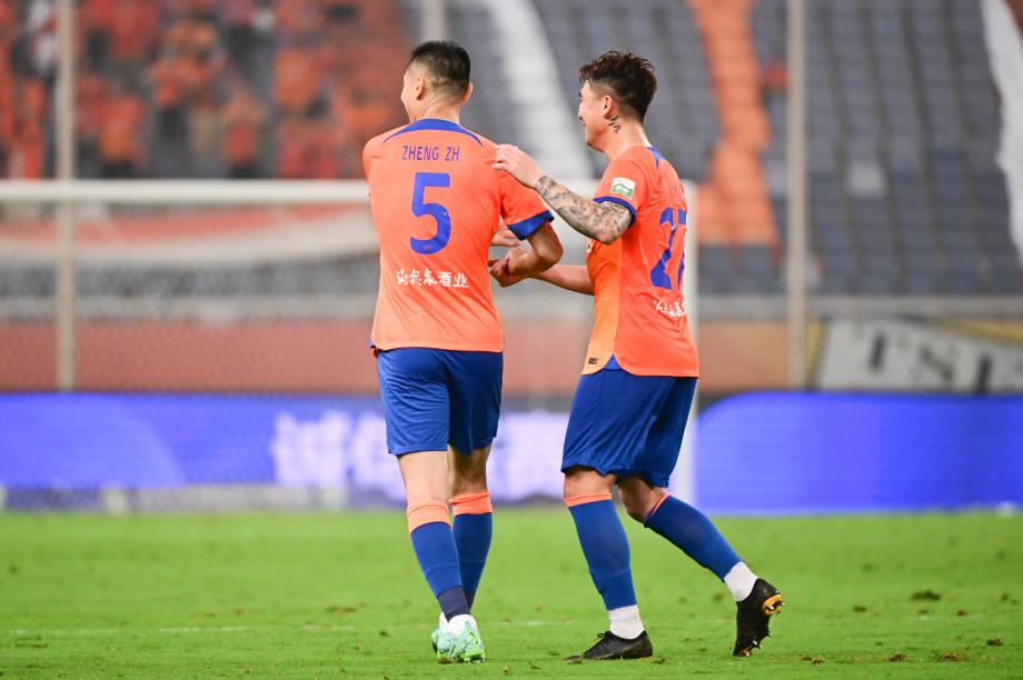 克雷桑建功李源一郑铮进球 泰山3-0浙江8轮不败