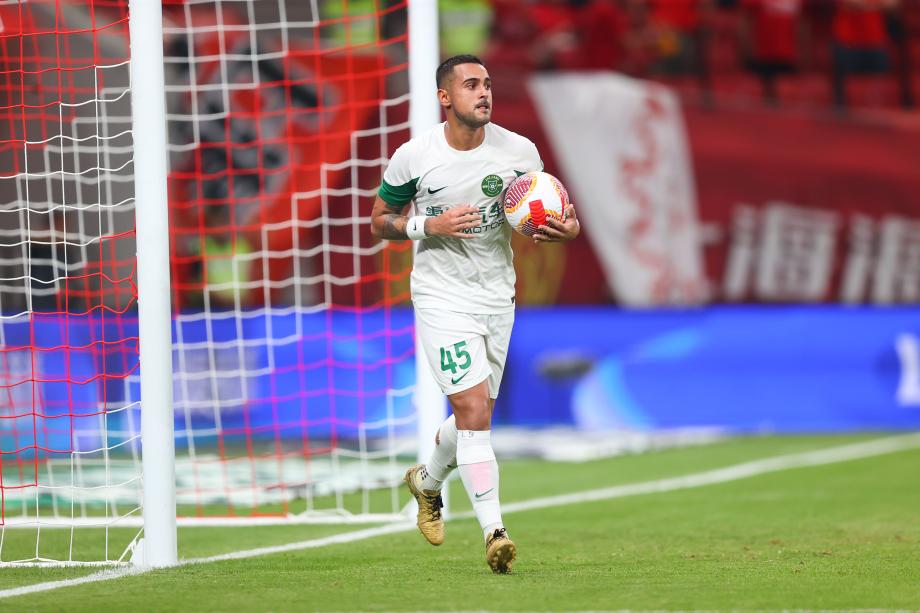 武磊帽子戏法 海港3-1大胜浙江豪取10连胜