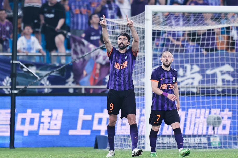 孔帕尼奥点球破门 天津津门虎战胜武汉三镇