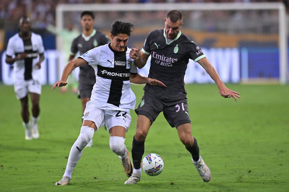 两轮不胜！后防全场被爆 米兰1-2不敌帕尔马