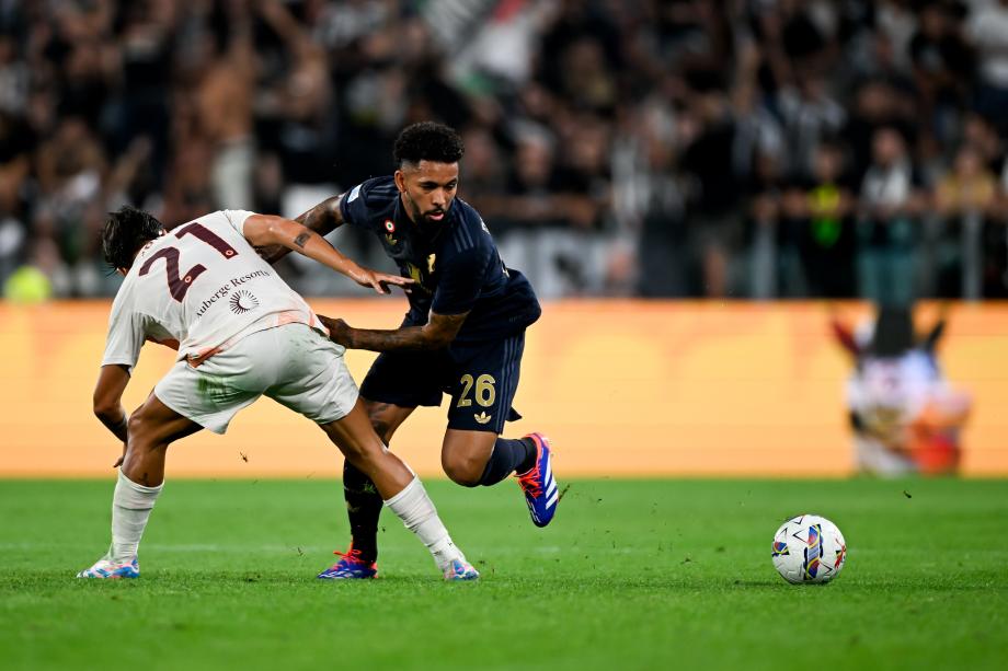 意甲-双方互有攻守迪巴拉替补 尤文0-0罗马